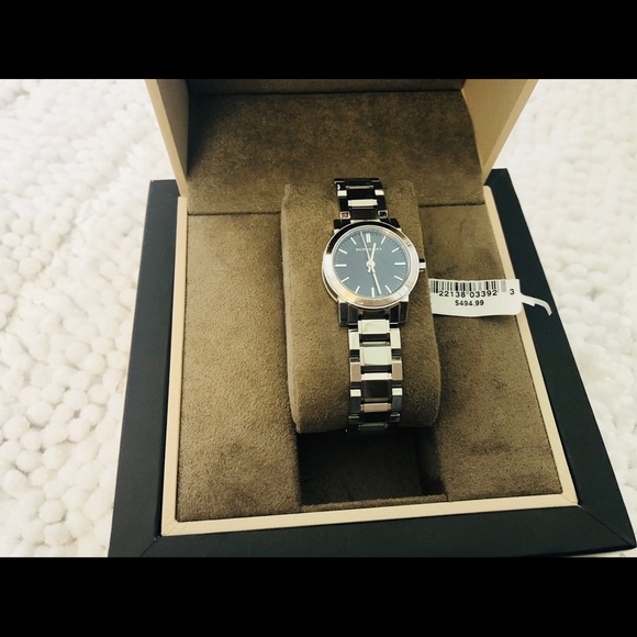 Authentic Burberry Watch with tags included - Picture 3 of 6